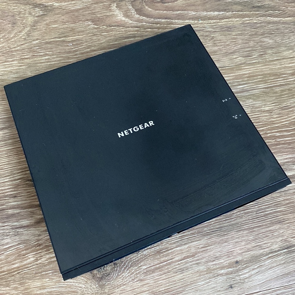 NIB NETGEAR AC-1600 Dual Band WiFi Cable Router Modem in Black - Picture 3 of 12